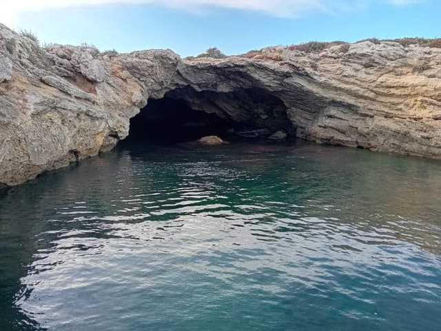 Photo 2 by Alex R. about hiring a Renault Clio on Sicily (09.01.24)
