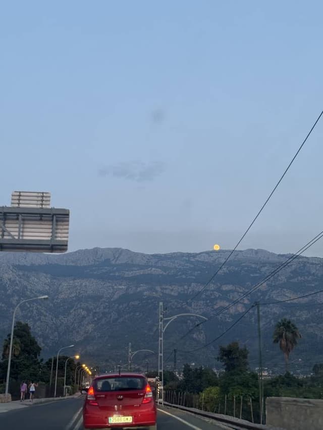 Photo 4 by Dina S. about renting a Renault Clio in Mallorca (8/12/25)