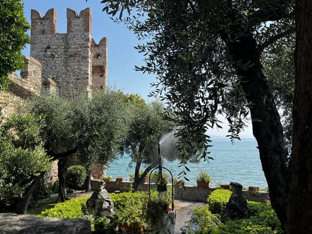 Photo 6 by Mariusz D. about hiring a Citroen C3 in Milan (26/08/23)