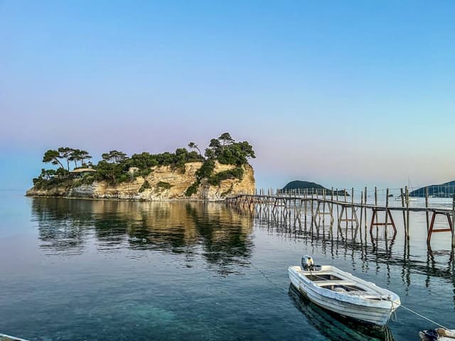 Photo 4 by Paul B. about hiring a Peugeot 108 in Greece (09/05/25)