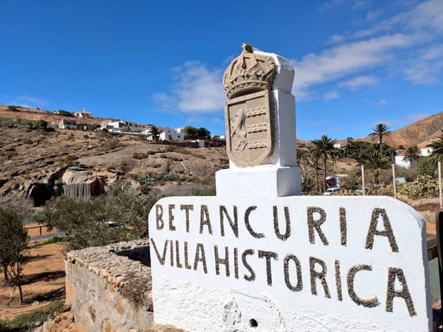 Photo 4 by Roger L. (10/13/25)