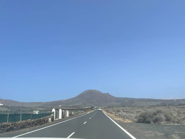 Photo 9 by Jonathan C. about hiring a Toyota Corolla in Lanzarote (06.08.24)