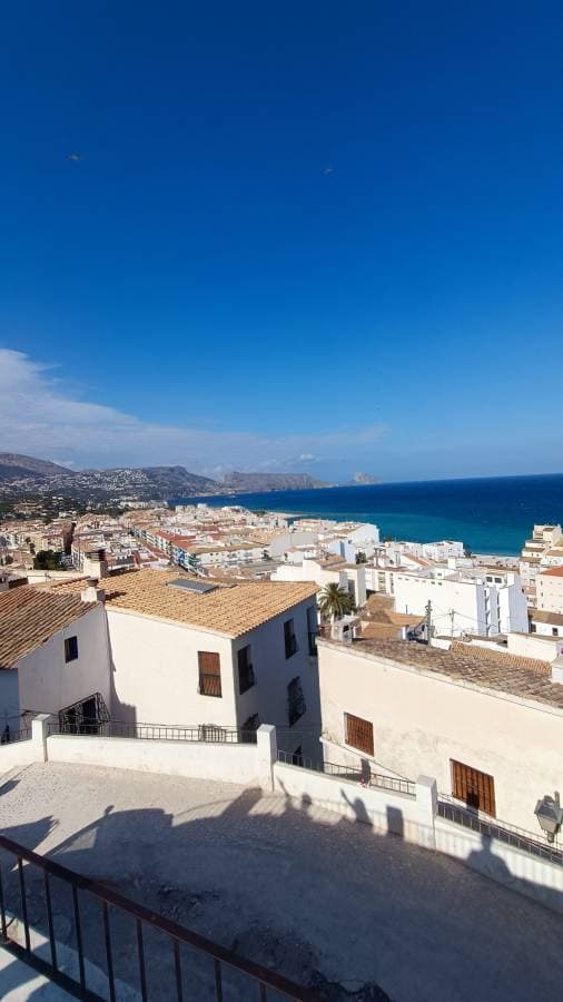 Photo 8 by Vladimiras U. about renting a Citroen C3 in Alicante (6/14/24)