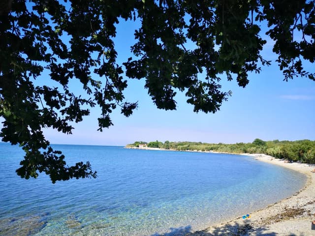 Photo 5 by Malcolm T. about hiring a Renault Clio in Pula (01/10/24)